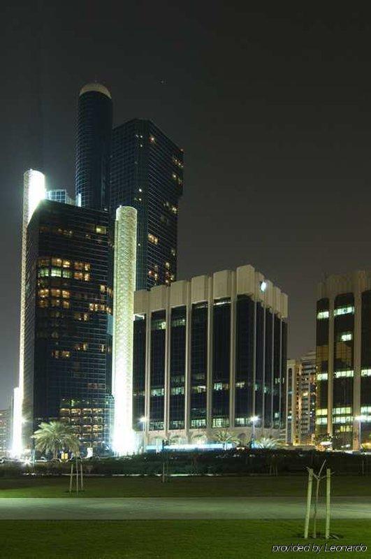 Hilton Baynunah Hotel Abu Dhabi Exterior photo